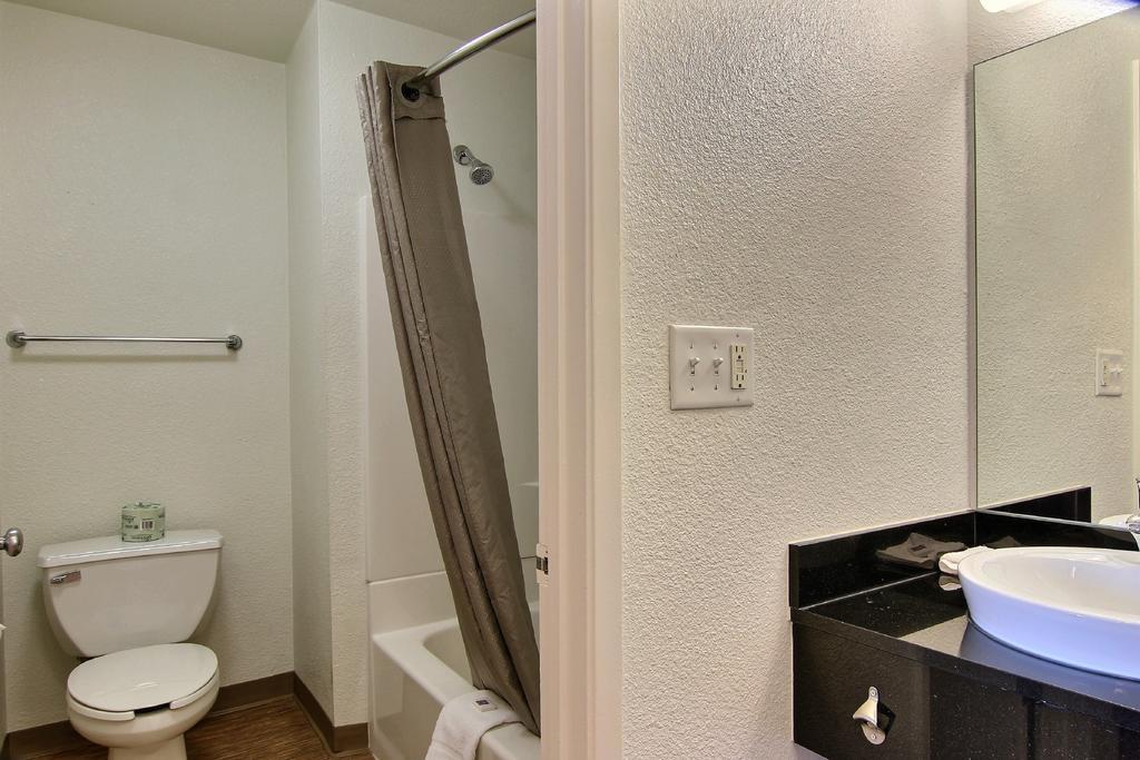 Motel 6-Bismarck, Nd Rom bilde
