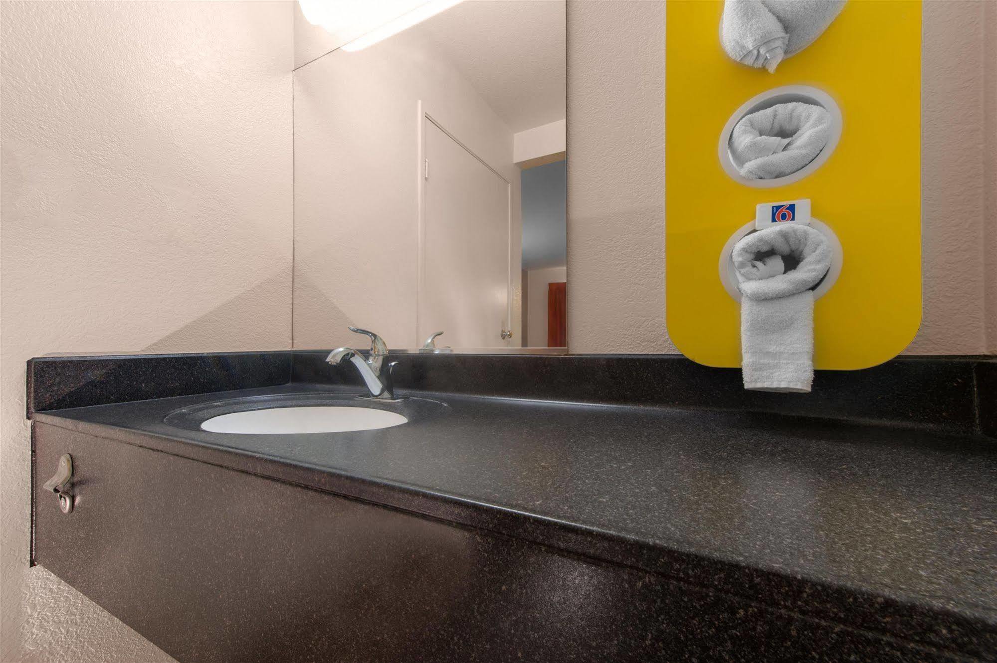 Motel 6-Bismarck, Nd Eksteriør bilde